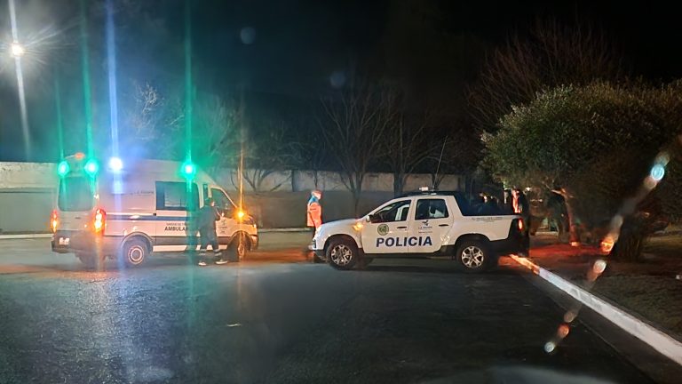 Una menor resultó herida tras caer de una moto en la madrugada: el conductor se retiró del lugar