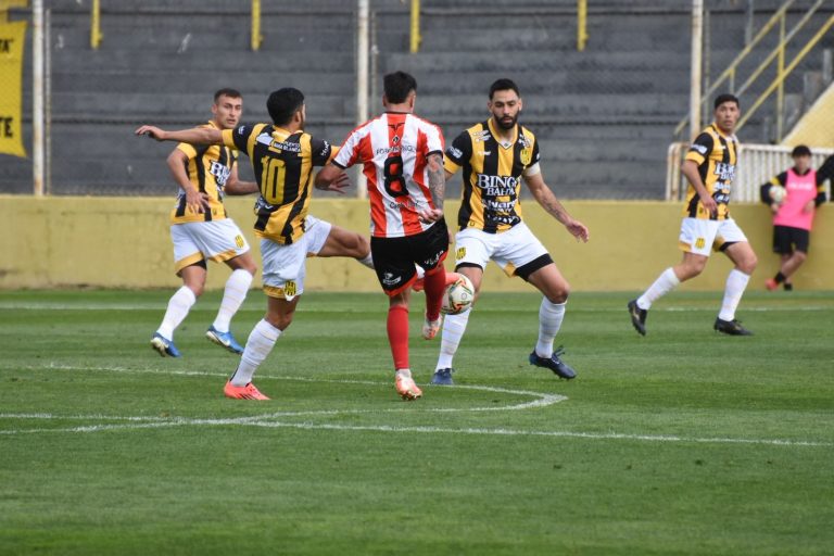 Dura derrota de Costa Brava: cayó por 2 a 0 frente a Olimpo en el Federal A