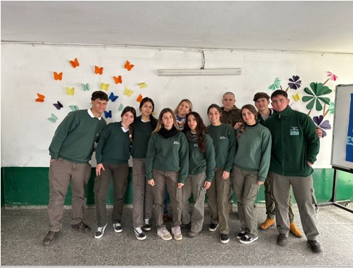 Innovación Pampeana: estudiantes de Realicó crean varillas de aparte para el ganado a partir de residuos plásticos del campo