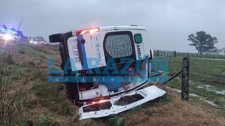 Vuelco de una ambulancia de La Pampa en cercanías de Chivilcoy