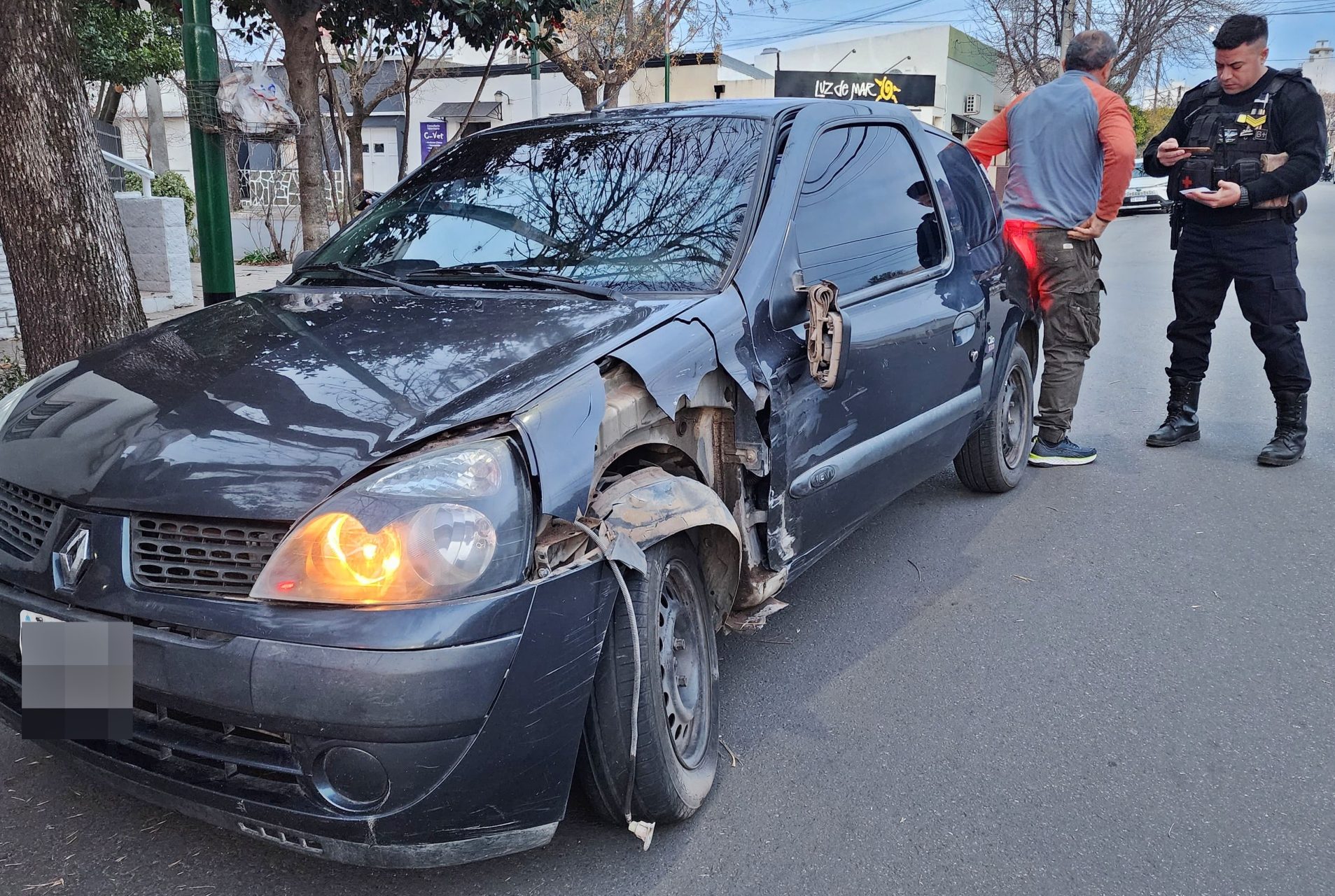 Nuevo siniestro vial en General Pico: colisionaron una Fiat Strada y un Renault Clio en la esquina de las calles 3 y 22