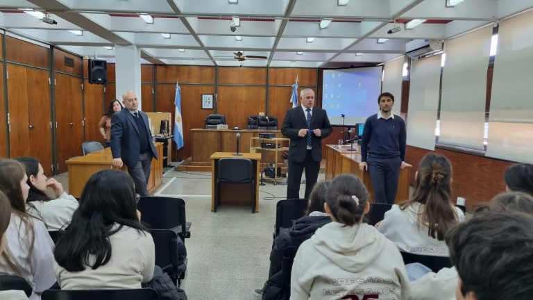 Estudiantes de General Pico se acercaron al Poder Judicial a través del programa Educación + Justicia