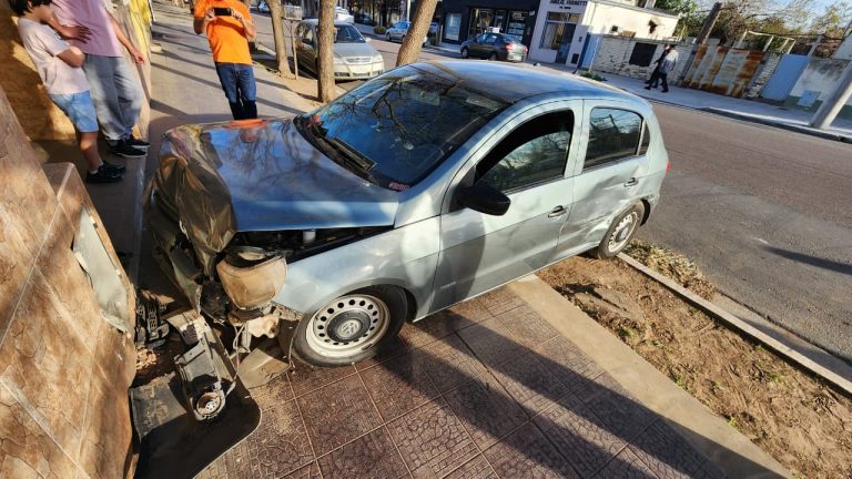 Colisión en la esquina de 7 y 10 dejó a un conductor hospitalizado