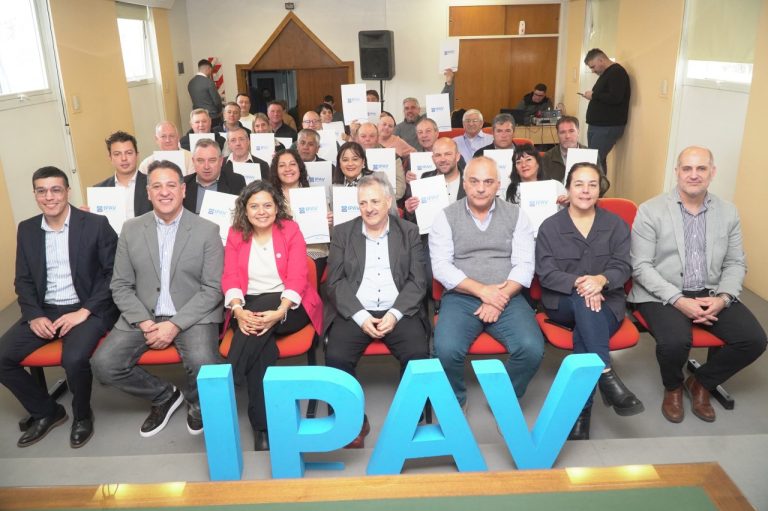 El Gobierno de La Pampa firma convenios para soluciones habitacionales en 28 municipios