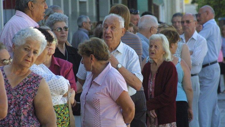 ANSES oficializó el aumento del 1,88% en las jubilaciones y las asignaciones familiares para octubre