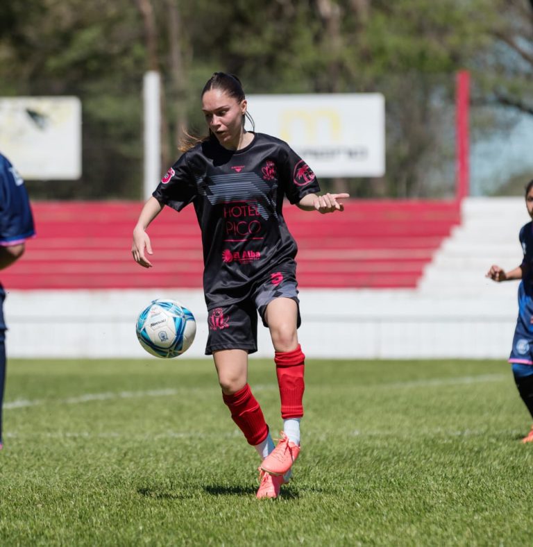 Costa Brava y Rivadavia de Arata jugarán las finales del Torneo Femenino