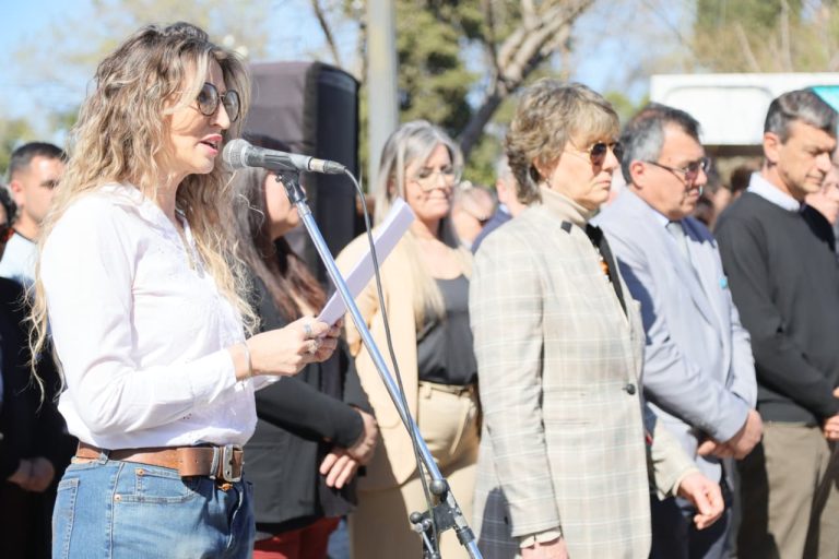 Emotivo acto en la ciudad conmemoró el Día del Maestro y a Sarmiento