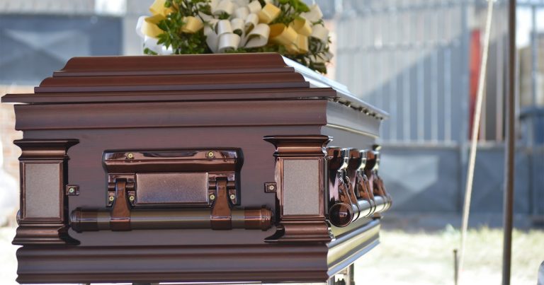 Tucuman: un joven de 22 años irrumpió en su velorio tras ser identificado erróneamente como fallecido en un accidente
