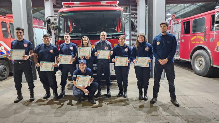 Ocho nuevos bomberos se suman al cuerpo activo de General Pico