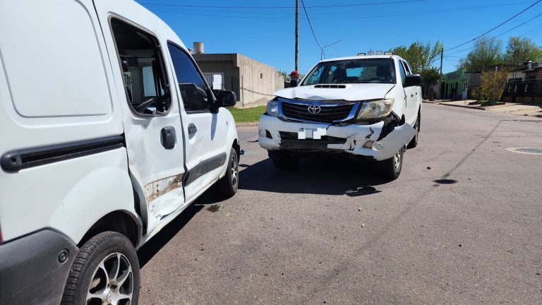 Colisión en calles 104 y 35: una mujer fue hospitalizada por precaución