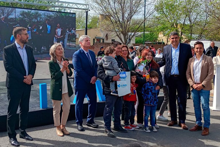 Ziliotto entregó 108 viviendas en Pico con un duro mensaje a Nación: “Nada de lo que se va en impuestos vuelve”