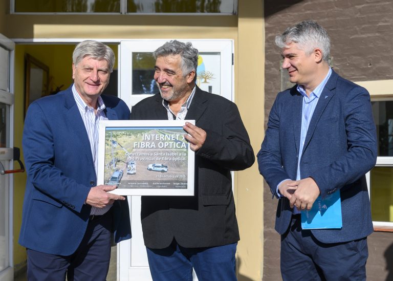 Inclusión digital: Ziliotto inauguró la llegada de la fibra óptica al oeste pampeano