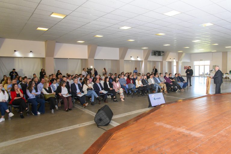 Luminarias Led: “En 2027  toda La Pampa tendrá  iluminación pública de calidad  y eficiente”