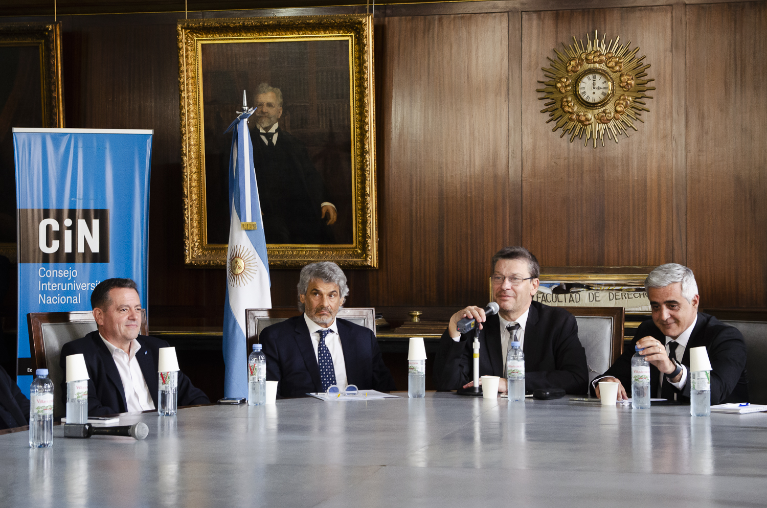 2025-10-22-PLENARIO-EXTRAORDINARIO-UBA-0511