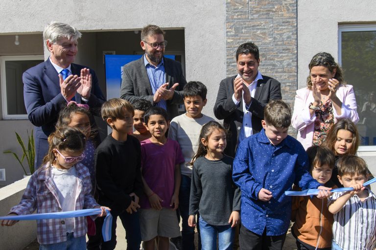 El gobernador Ziliotto entrega viviendas en Van Praet y anuncia más construcciones