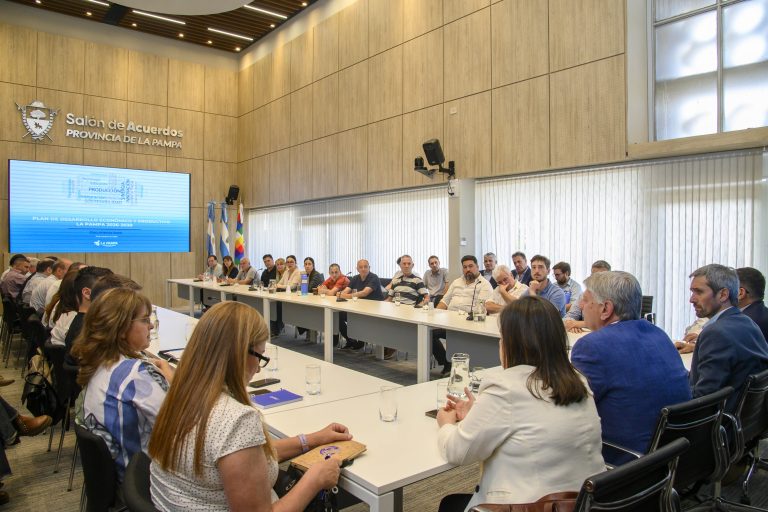 El Gobierno provincial presentó al sector privado el Plan de Desarrollo Económico y Productivo 2026–2030