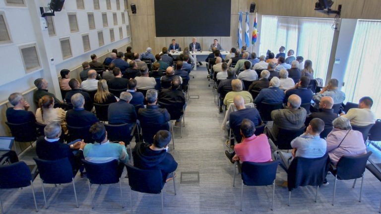 El gobernador Ziliotto se reúne con intendentes para abordar el presupuesto 2026