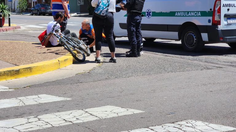 Choque en avenida San Martín y calle 13: un ciclista fue atropellado