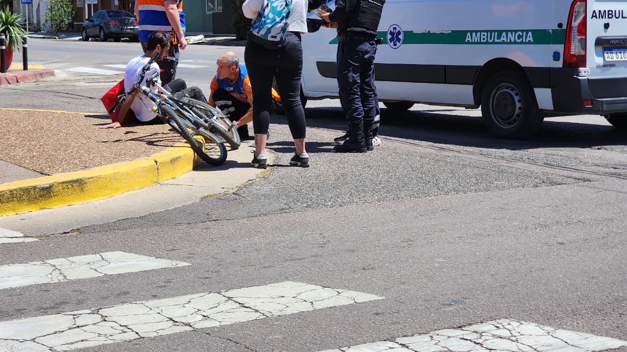 Choque en avenida San Martín y calle 13: un ciclista fue atropellado
