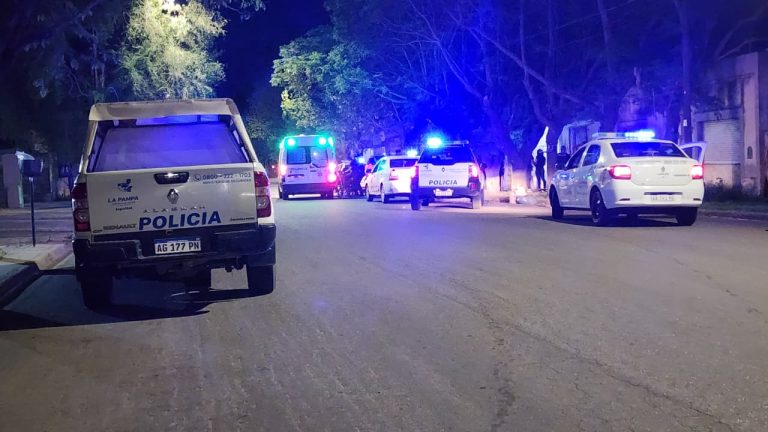 Un hombre fue apuñalado en una vivienda y tuvo que ser hospitalizado