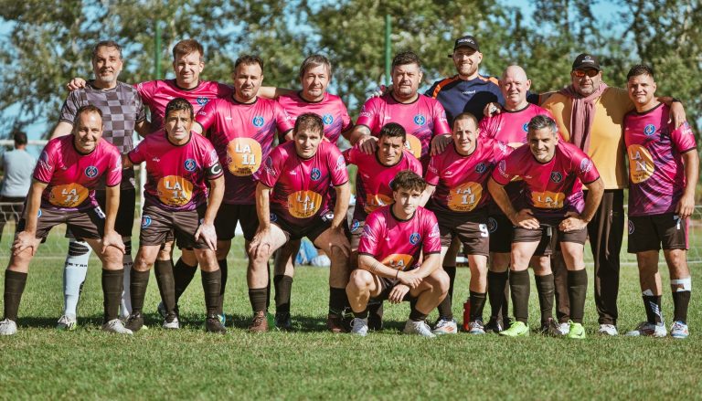 Torneo “Entre Amigos”: mirá qué equipos clasificaron y como quedaron los cruces de cuartos de final en la categoría  +40 y hubo acción en la categoría +30
