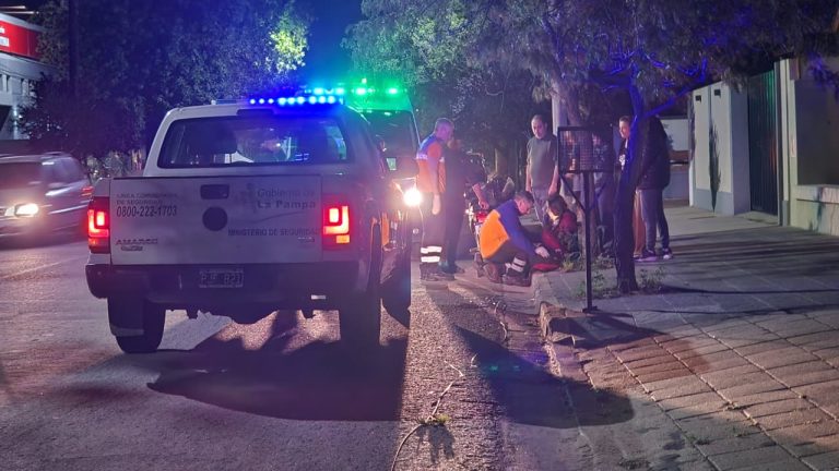 General Pico: Un cable colgando sobre la calle 29 provocó la caída de una pareja en moto
