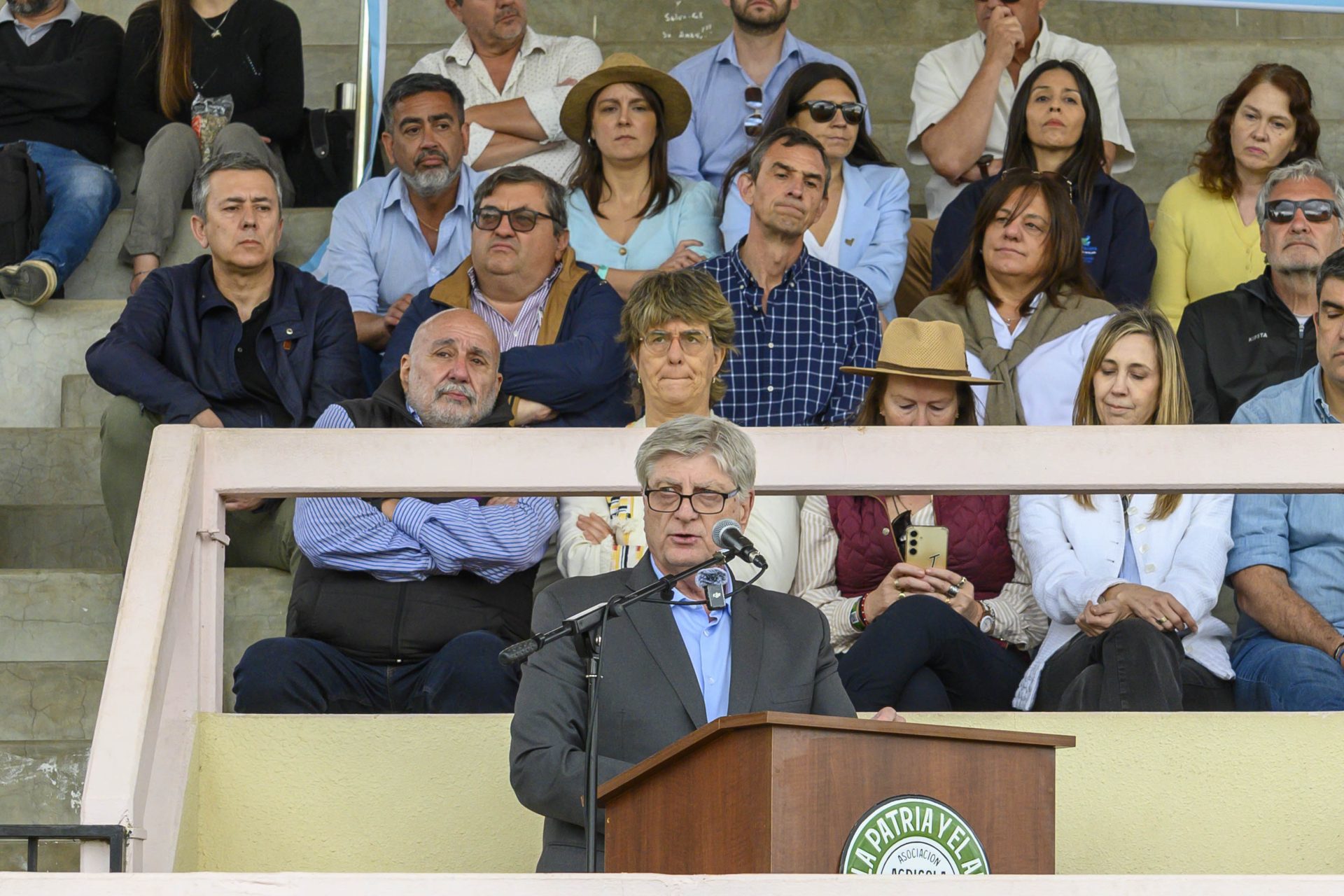 Ziliotto ratificó apoyo al sector agropecuario y anunció fuerte inversión en rutas en la apertura de la expo Rural en Santa Rosa