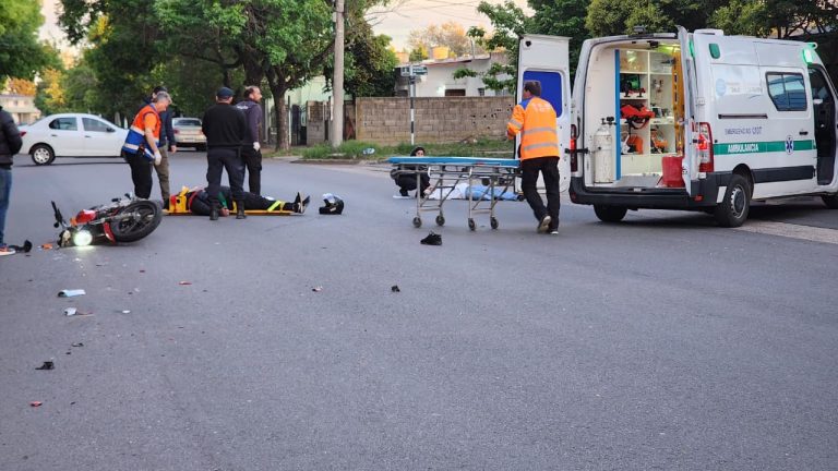 Fuerte choque en la calle 116: Colisionaron una moto y un utilitario y hay dos hospitalizados