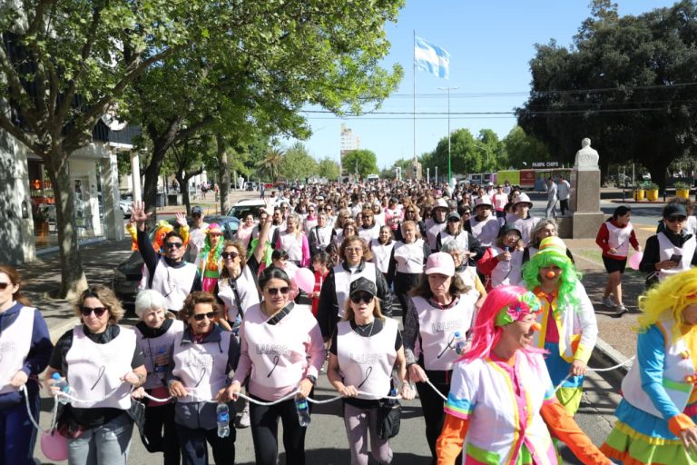 General Pico: más de 500 personas participaron en la caminata de LALCEC contra el cáncer de mama
