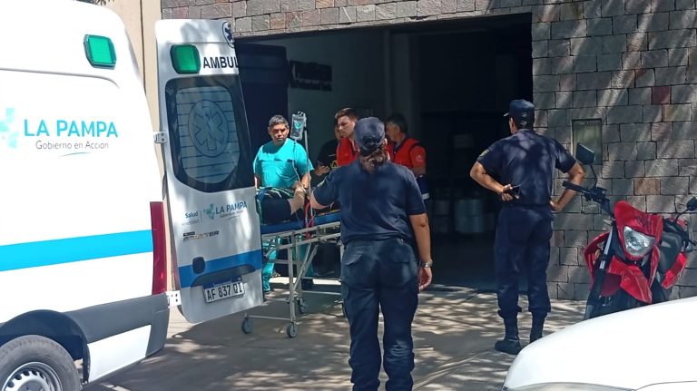Grave accidente laboral en General Pico: dos operarios heridos tras la caída de un elevador