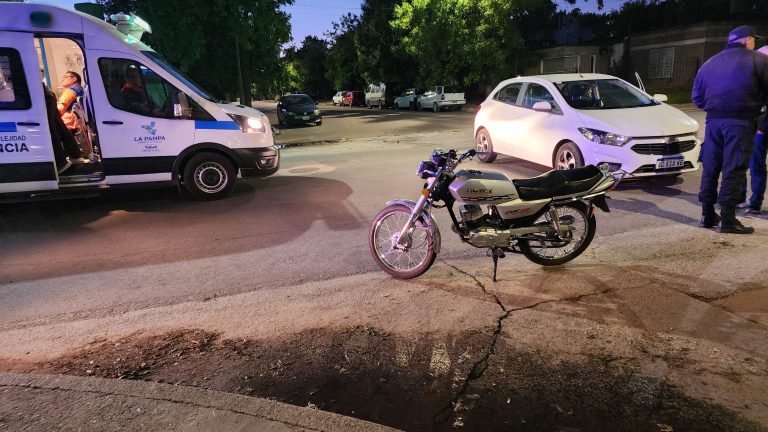 Un motociclista fue hospitalizado tras un fuerte choque en General Pico