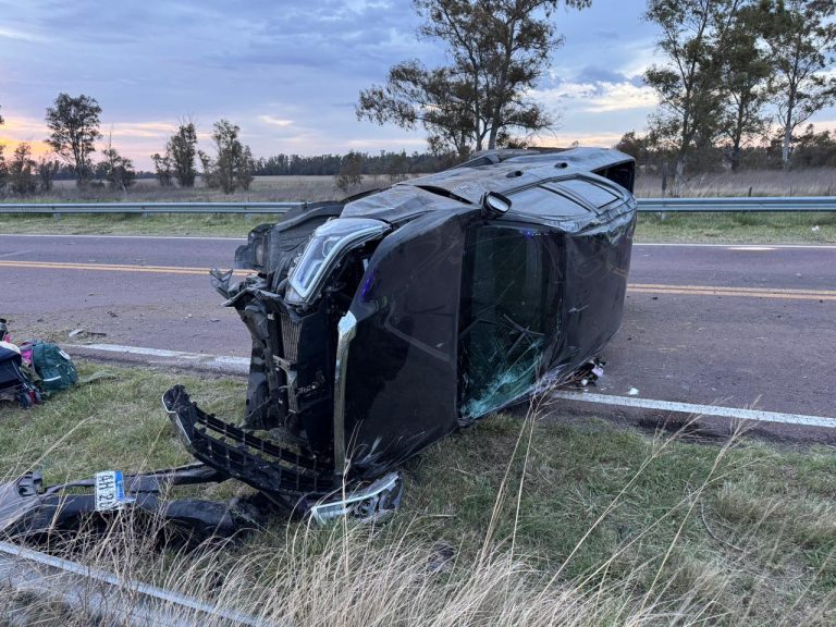 Vuelco en la Ruta 5: cinco personas, entre ellas un bebé, fueron hospitalizadas por precaución