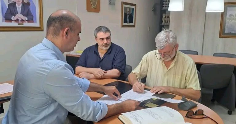 El EPRC y la Caja Forense firman compraventa de terrenos para ampliar proyecto de pistachos