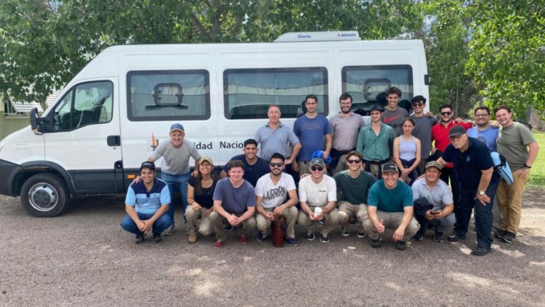 Alumnos de la UNLPam visitaron el CeRET en General Pico para conocer su funcionamiento