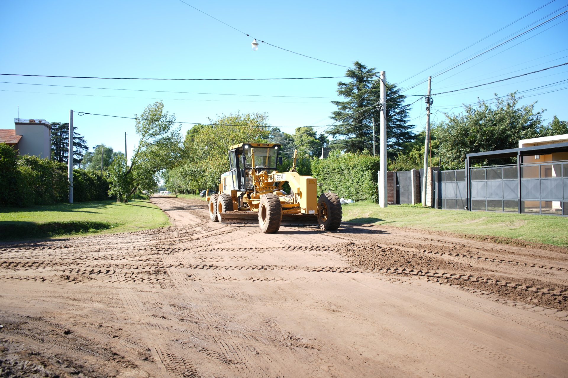 La Municipalidad intensifica el mantenimiento de calles y la limpieza de desagües en distintos barrios de Pico