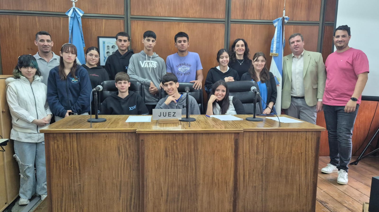 Colegio-Amlea-y-Ciudad-jueza-Cardoso-prosecretario-Pelizzari-fiscal-Rebechi-