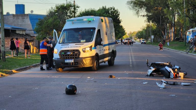 Una joven trasladada tras un choque entre motos en calles 44 y 1