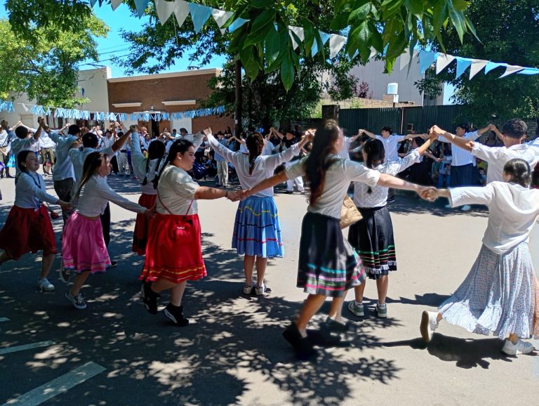 El Salva una vez más,… a pura tradición y carnavalito!