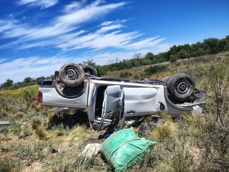 Vuelco de una Camioneta 0 Km en la Ruta 13: cuatro ocupantes trasladados al hospital de Victorica