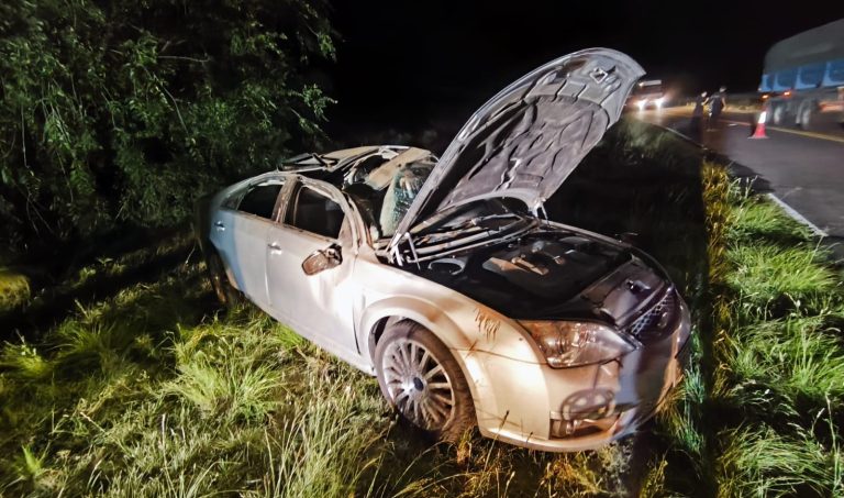 Vuelco en la Ruta Provincial 9: un auto que viajaba hacia General Pico terminó tumbado por una falla mecánica