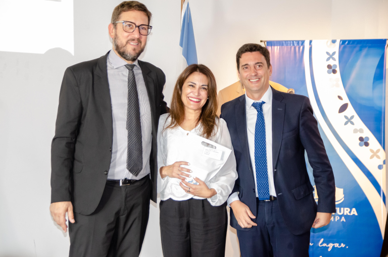 La Legislatura homenajeó a tres empleadas por sus 25 años de servicio