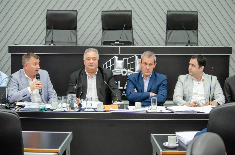 Con el aval del oficialismo, el Presupuesto 2026 avanza en la Legislatura y suma cargos para la Justicia