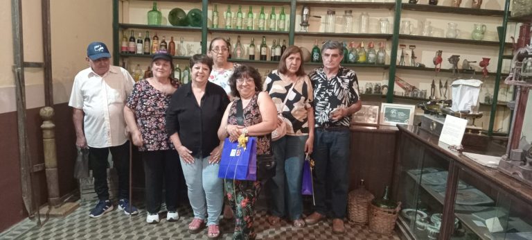 Intendente Alvear vive el espíritu festivo con actividades culturales, turismo y una feria navideña