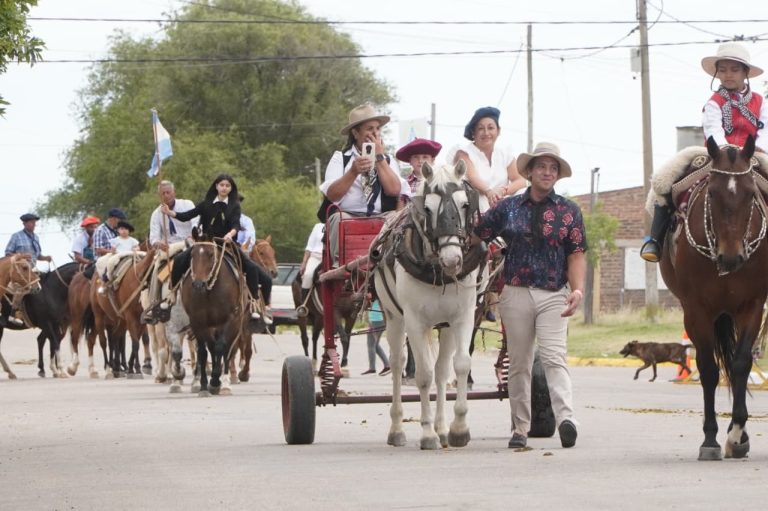 Aniversario en Uriburu: entre el dolor por una pérdida y el llamado a la unidad para superar la crisis