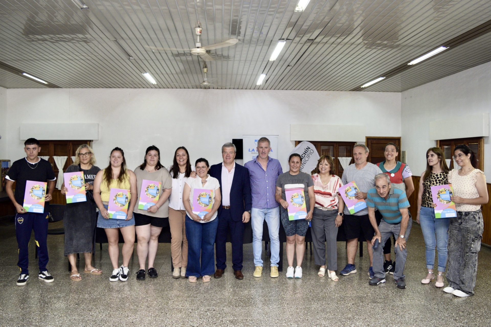Impulso a la economía local: La Provincia entregó créditos para emprendedores y proyectos comunitarios en Macachín