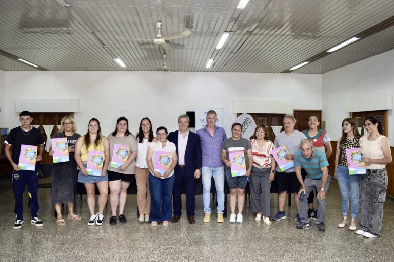 Impulso a la economía local: La Provincia entregó créditos para emprendedores y proyectos comunitarios en Macachín
