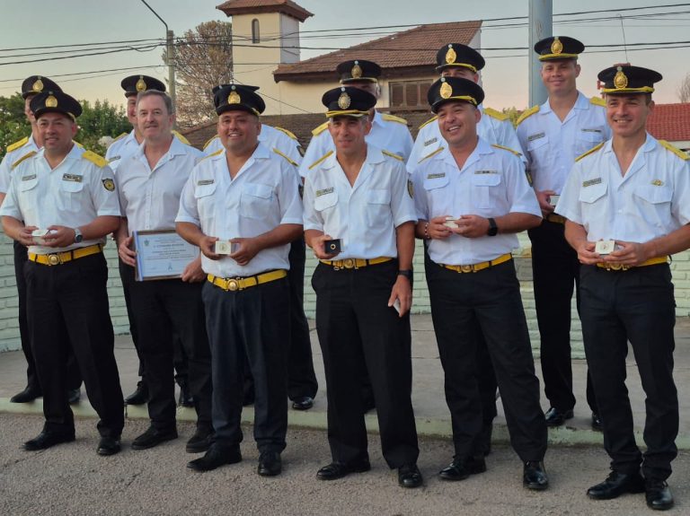 El Instituto Superior Policial cerró su ciclo lectivo con distinciones y un emotivo homenaje
