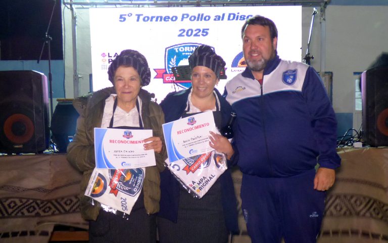 El Torneo de Pollo al Disco se llevó a cabo a pesar de la lluvia
