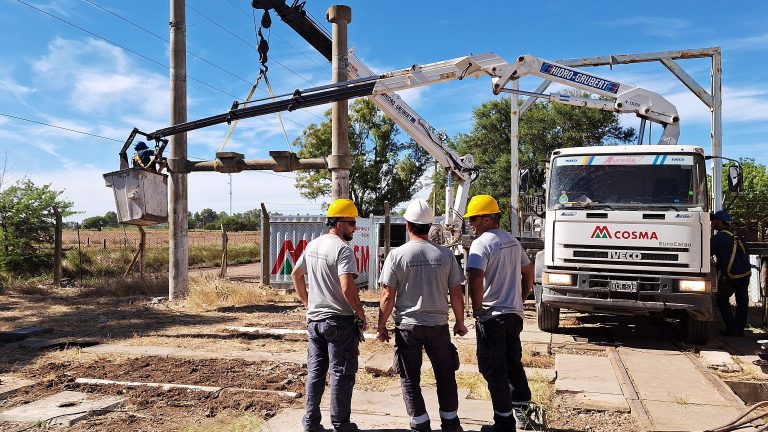 Macachín: COSMA finalizó una obra eléctrica clave para la industria salinera con una inversión millonaria