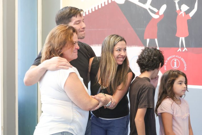 Homenaje en la Terminal de Ómnibus: colocaron una placa en memoria de Manolo Archanco